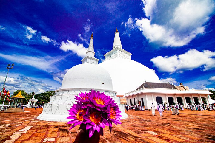 Ruwanweliseya - Anuradhapura UNESCO world heritage site.